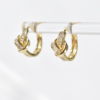 knot earringa